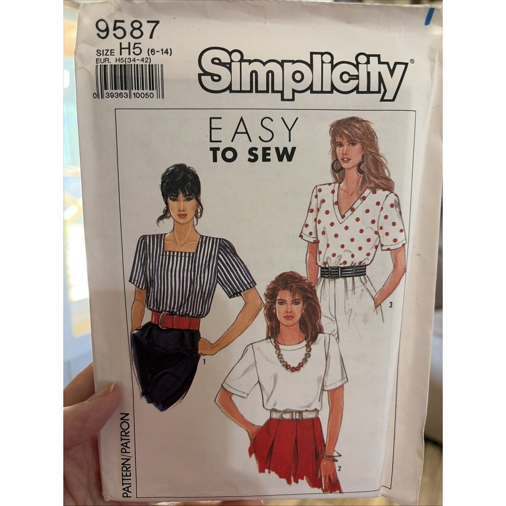 Simplicity Easy To Sew Pattern 9587 - Misses Pullover Tops Sizes 6-14 Uncut